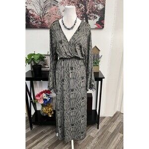 Lapogee Women’s Plus Long Dress 2XL V Neck Elastic Waist Pullover Flared sleeve